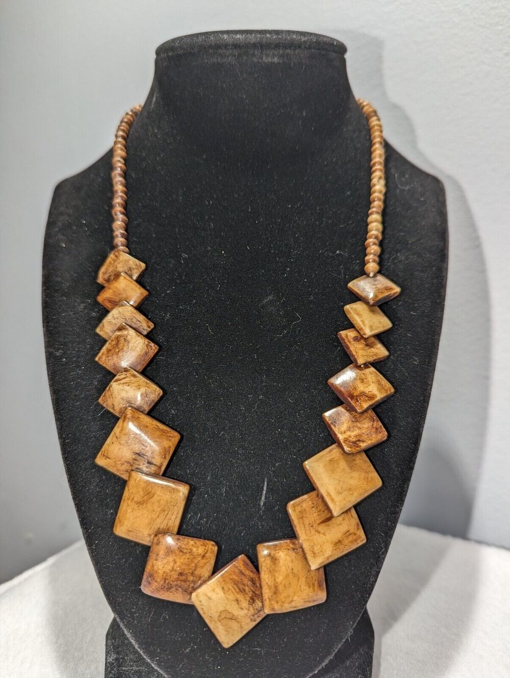 NY Square Wood Look Beaded Necklace